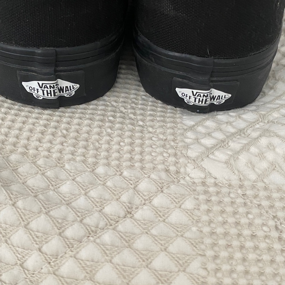 Vans Men's Atwood low top  like new All-Black Canvas Sneakers 8.5 - Picture 5 of 6